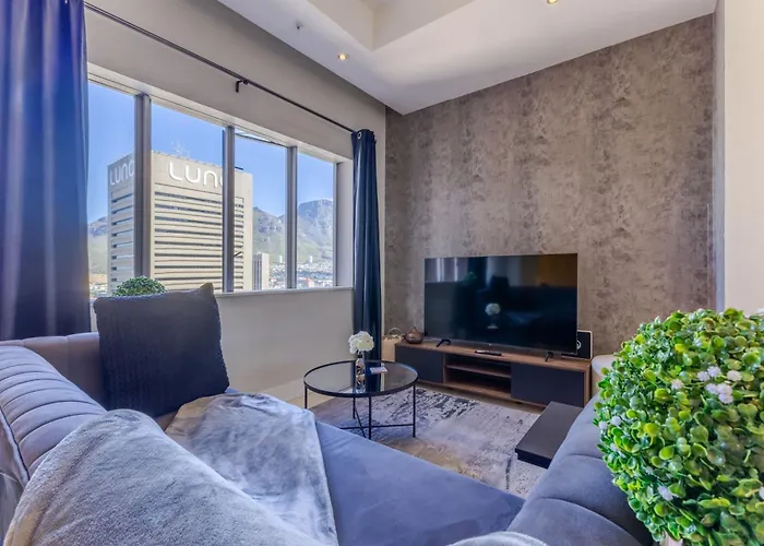 Cozy Stay In Town