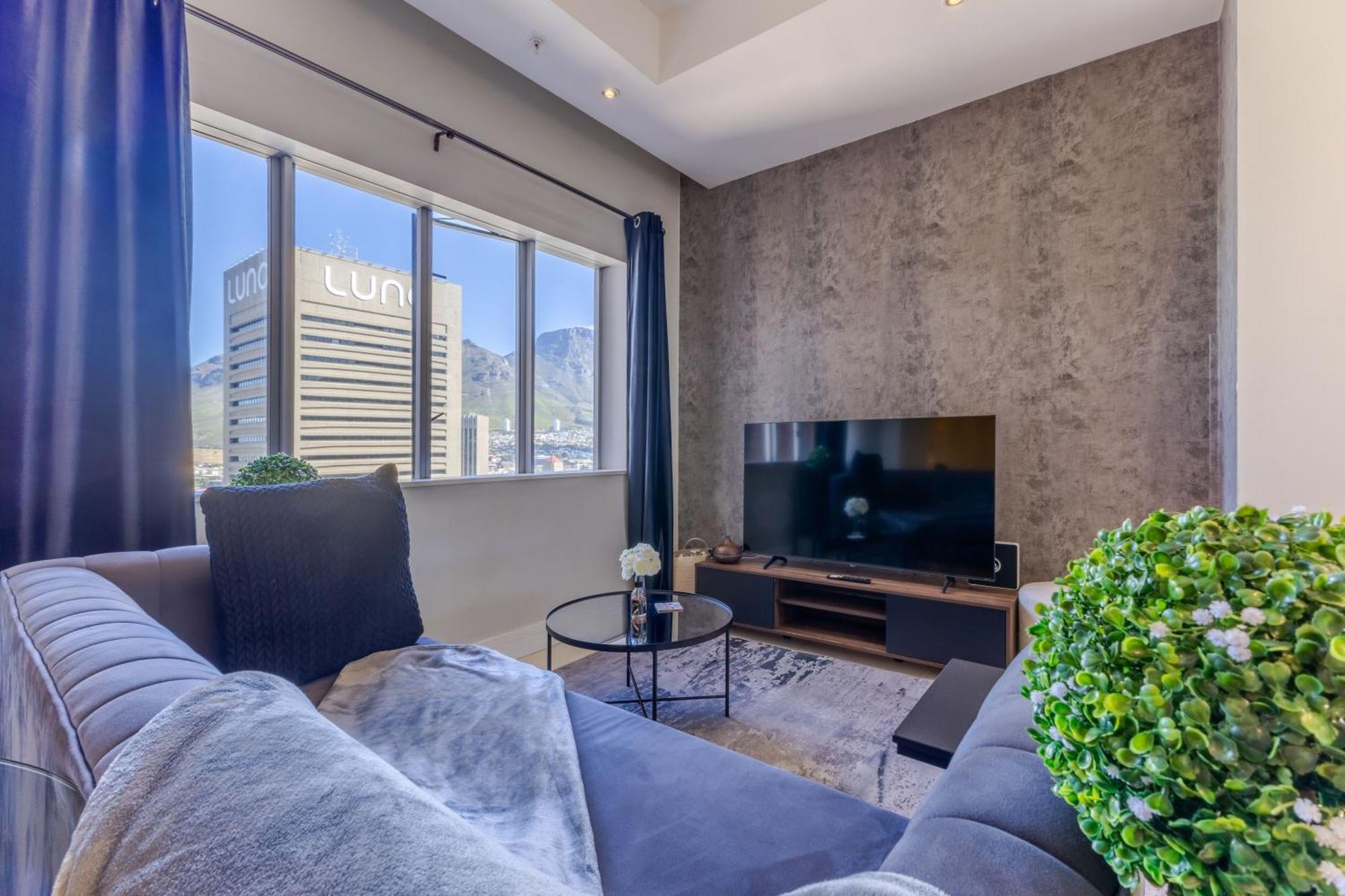 Cozy In Town Apartment